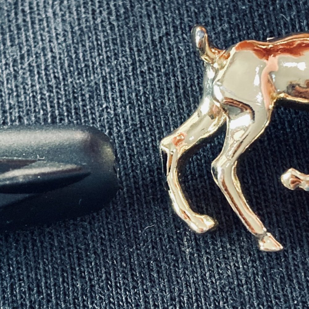 Vintage Gold Tone Gerrys Reindeer Christmas  Pin Cute! - Picture 7 of 8